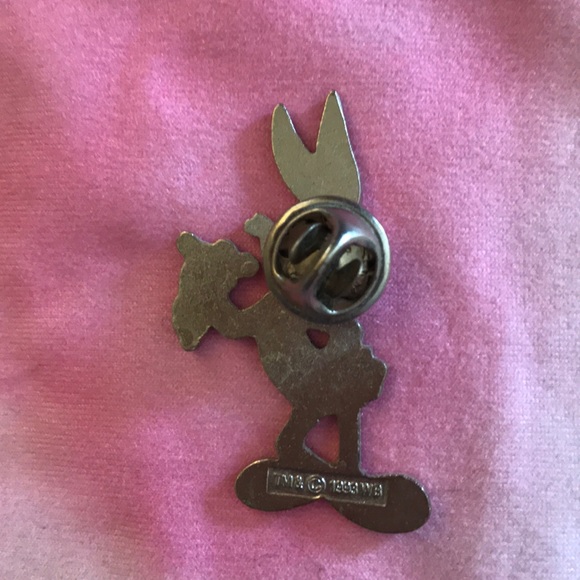 Vintage Collectable Bugs Bunny 🥕 Pin - Picture 3 of 3